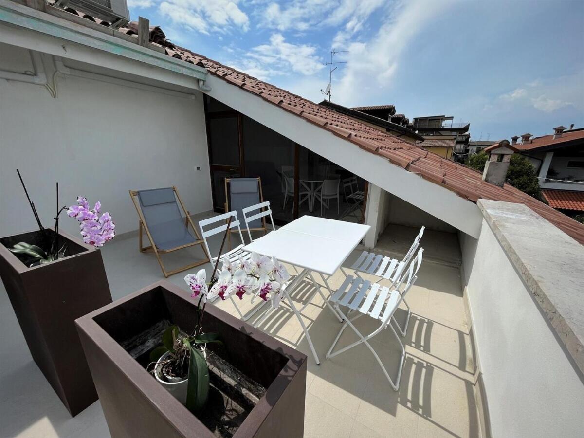 Appartamento Attico Lilium Peschiera del Garda Esterno foto